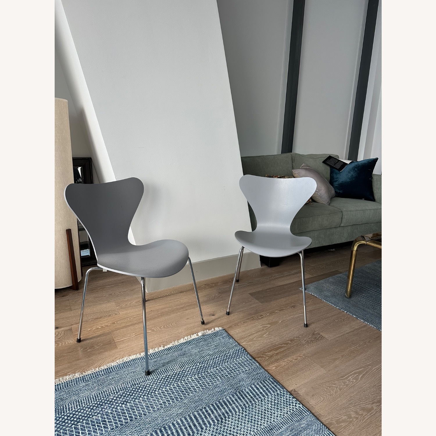 Fritz Hansen Series 7 Gray Metal Dining Chair - image-2