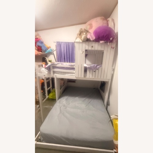 Used Wayfair Twin Over Full with House for sale on AptDeco