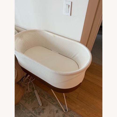 Used Snoo Smart Sleeper Bassinet for sale on AptDeco