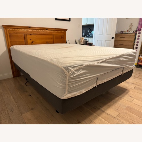 Used Adjustable Queen Bedframe for sale on AptDeco