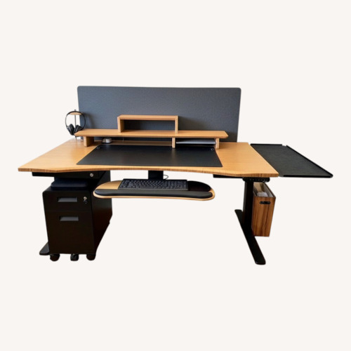 Used UPLIFT V2 Standing Desk for sale on AptDeco