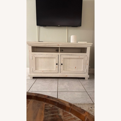 Used City Furniture White Wood Media Storage for sale on AptDeco