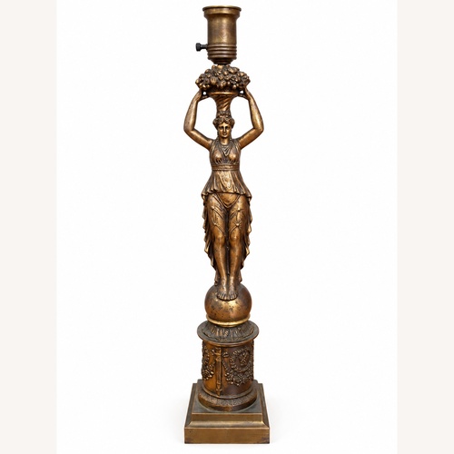 Used Vintage/Antique Finds Gold Brass Table Lamp for sale on AptDeco