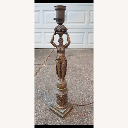 Used Vintage/Antique Finds Gold Brass Table Lamp for sale on AptDeco