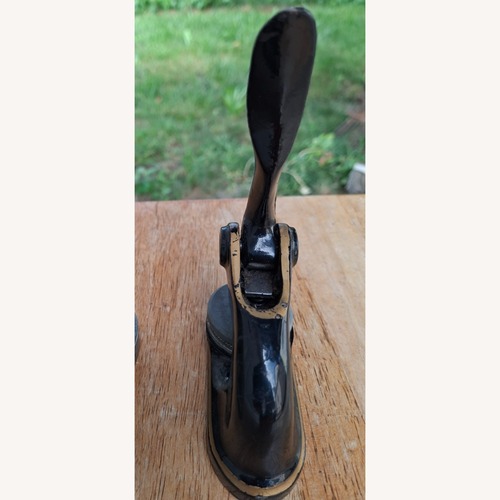 Used Vintage/Antique Finds Black Metal Décor for sale on AptDeco