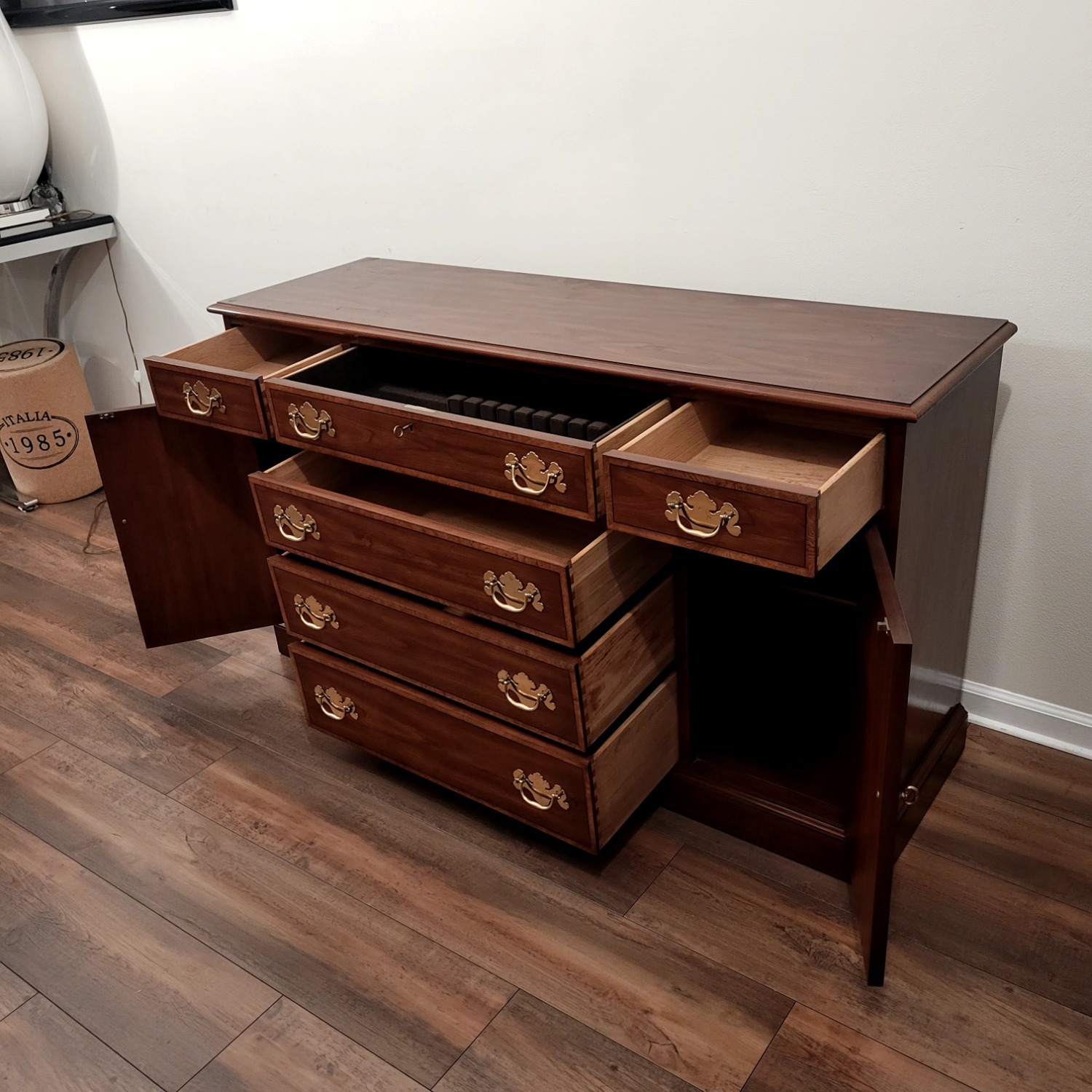 Vintage/Antique Dark Brown Wood Sideboard - image-4