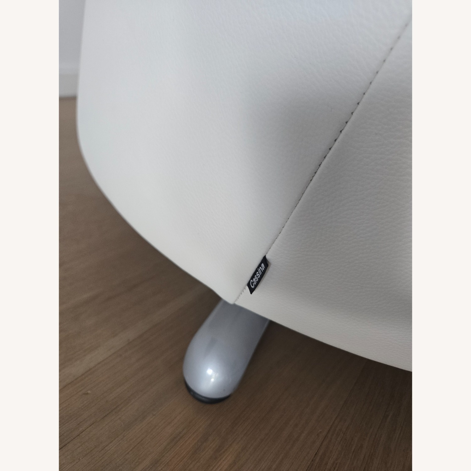 Cassina White Leather Canta Chair - image-4
