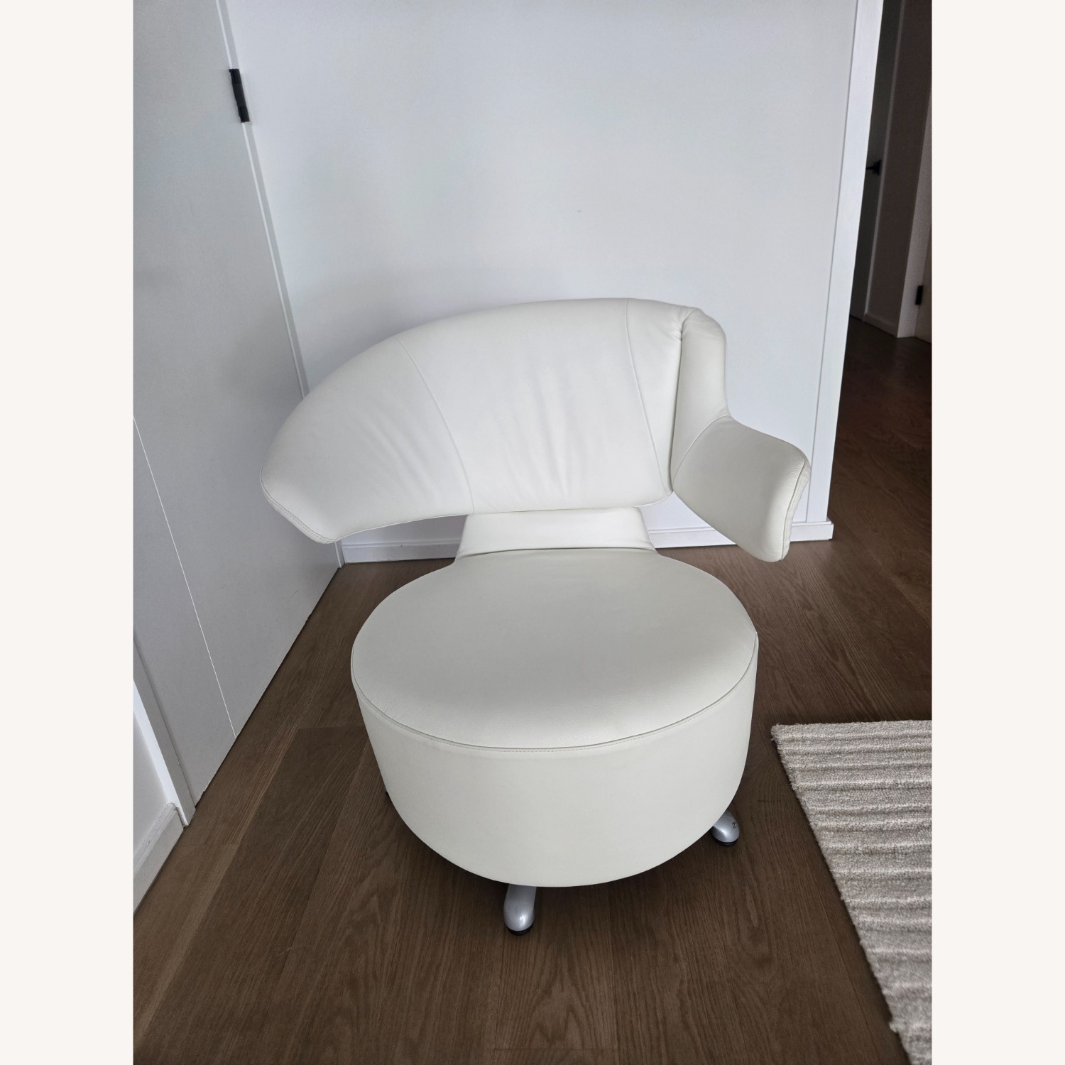 Cassina White Leather Canta Chair - image-2