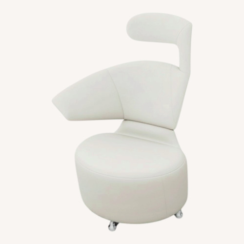 Used Cassina White Leather Canta Chair for sale on AptDeco