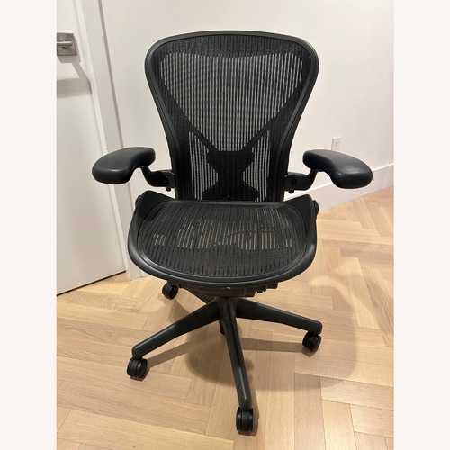 Used Herman Miller Aeron Desk Chair for sale on AptDeco
