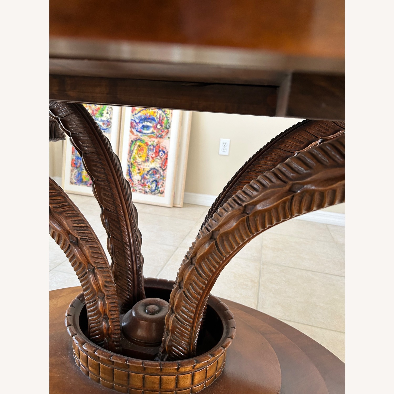 Pineapple Leaf Shaped Leg Dining Table - image-3