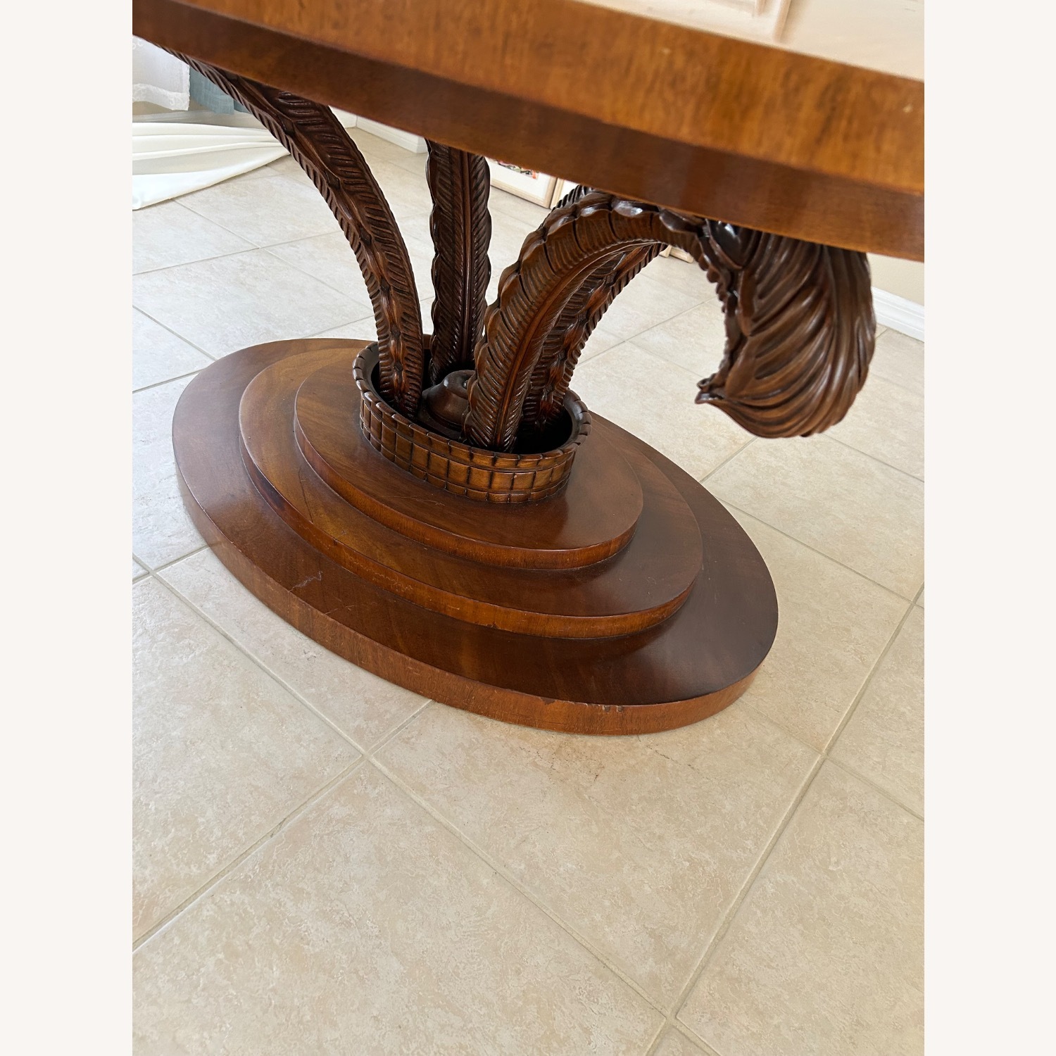 Pineapple Leaf Shaped Leg Dining Table - image-5