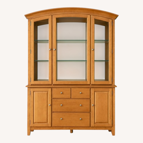 Used Stanley Lighted China Cabinet/Curio for sale on AptDeco