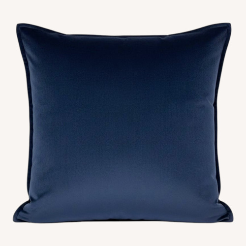 Used Throw Pillows Set  for sale on AptDeco