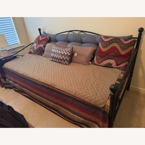 Used Metal Daybed for sale on AptDeco