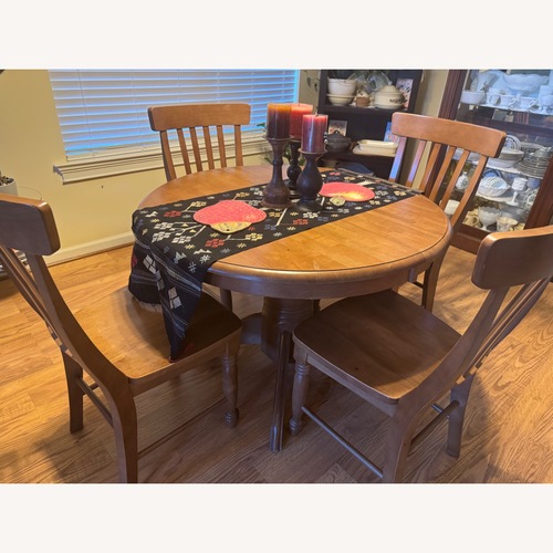 Used 4 Seater Dining Set for sale on AptDeco