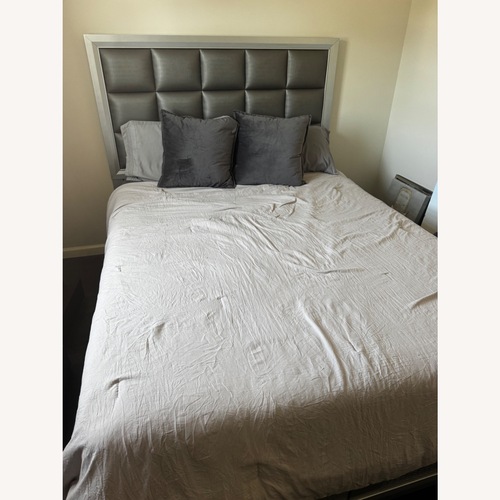 Used Wayfair Queen Bed for sale on AptDeco