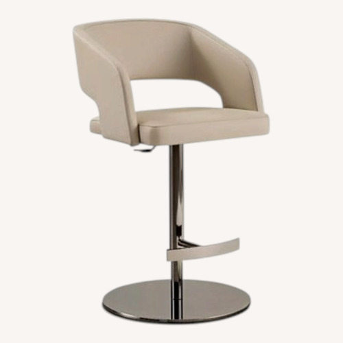 Used 4 Stools “Jolly” White Leather Pottoco Italy for sale on AptDeco