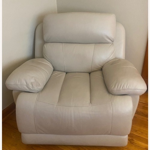Used Value City Recliner for sale on AptDeco