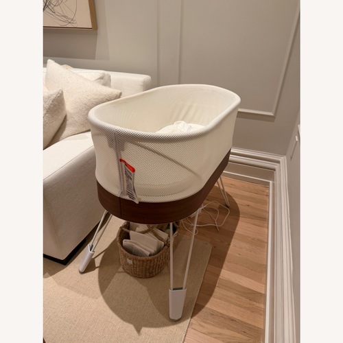 Used SNOO Smart Sleeper Bassinet for sale on AptDeco