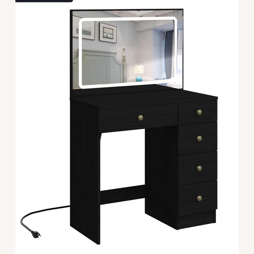 Used Makeup Vanity for sale on AptDeco