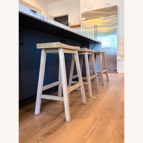 Used Bar Stool Set  for sale on AptDeco