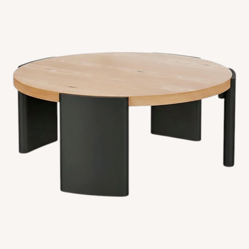 Used Montelius Black Cocktail Table | Rooms to Go for sale on AptDeco