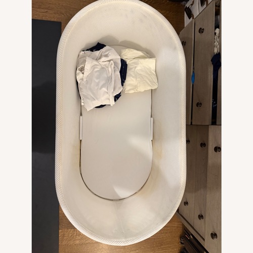 Used Snoo Smart Sleeper Basinet for sale on AptDeco