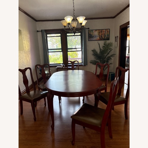 Used Dining Table Set (6 seats) for sale on AptDeco