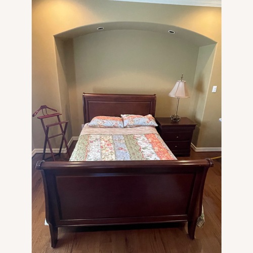 Used Dark Brown Wood Full Bed for sale on AptDeco