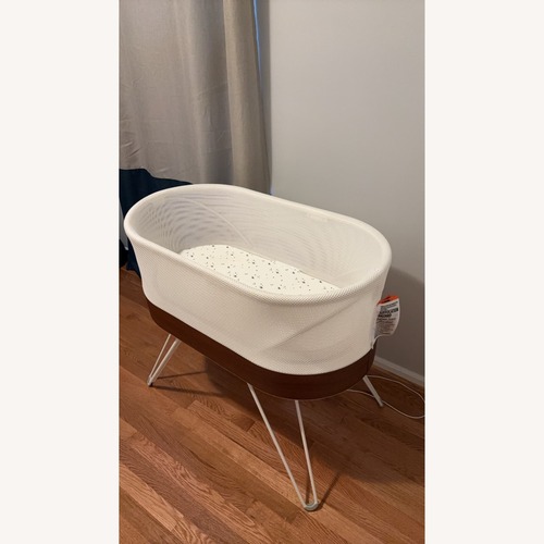Used  SNOO Smart Bassinet + Active Subscription for sale on AptDeco