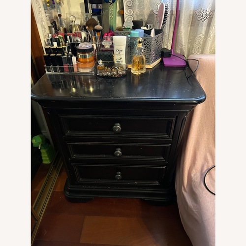 Used Set of 2 Traditional Black Nightstands for sale on AptDeco