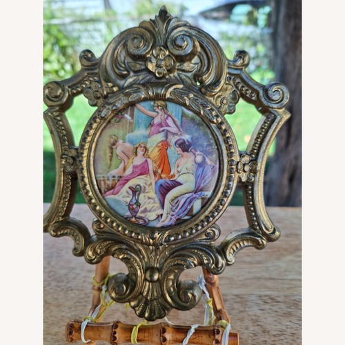 Used Vintage/Antique Finds Gold Metal Décor for sale on AptDeco