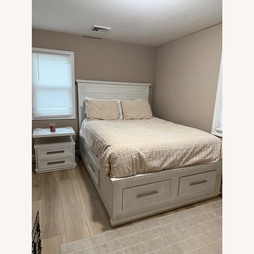 Used Bob's Discount Furniture Infinity White Wood Queen Bed for sale on AptDeco