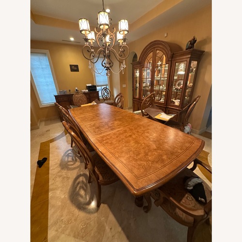 Used Thomasville Furniture Industries Dining Table for sale on AptDeco