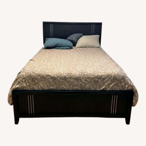 Used Rooms To Go Black Wood Queen Bed for sale on AptDeco