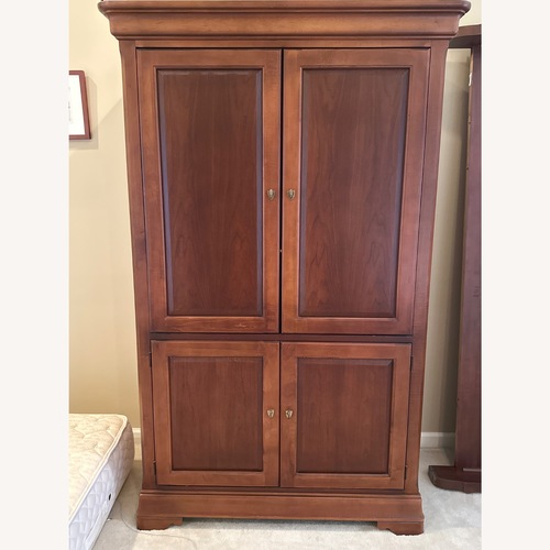 Used Thomasville Furniture Industries Media Storage for sale on AptDeco
