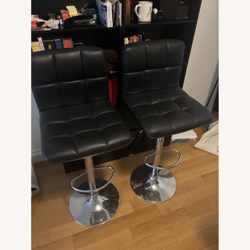Used Yaheetech Barstools for sale on AptDeco