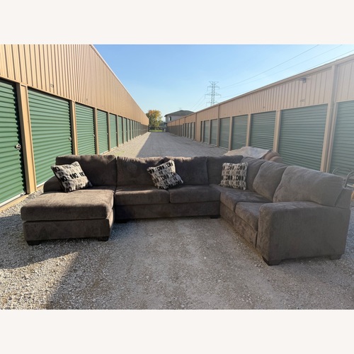 Used 3 Piece Sectional for sale on AptDeco