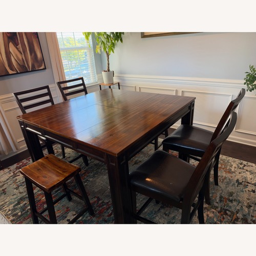 Used Counter Ht. Table W Drop Leaf, 4 Chairs, 2 Stools for sale on AptDeco