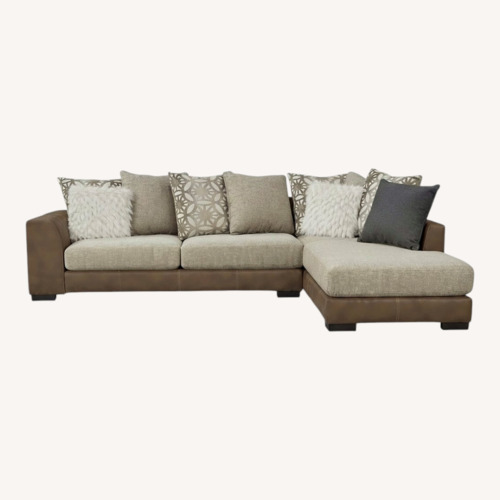 Used Rooms To Go Ballinger Light Gray Fabric 3+ Piece Sectional for sale on AptDeco