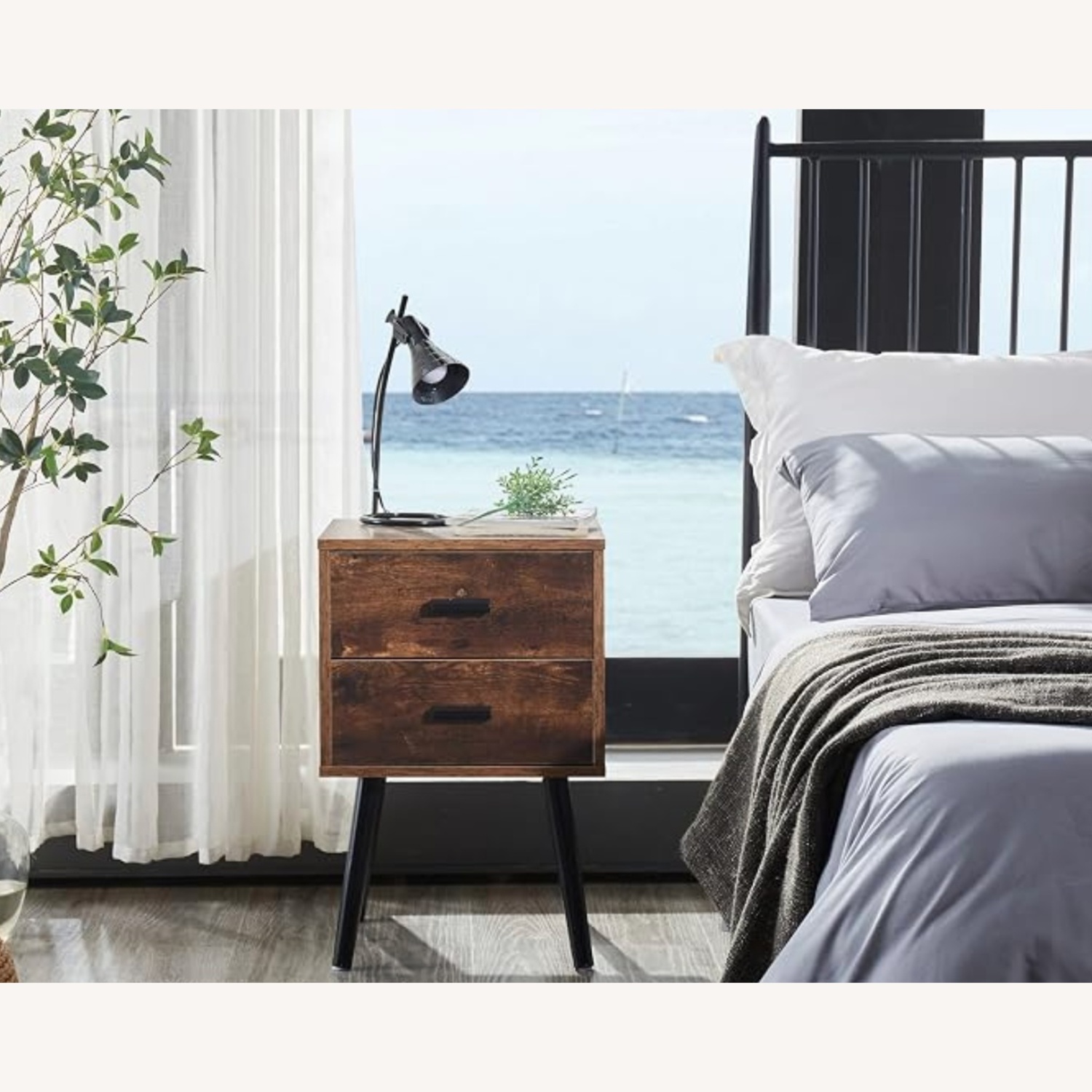 Hoorlang Nightstands - image-6