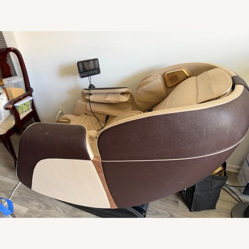 Used MBBMW Massage Chair for sale on AptDeco