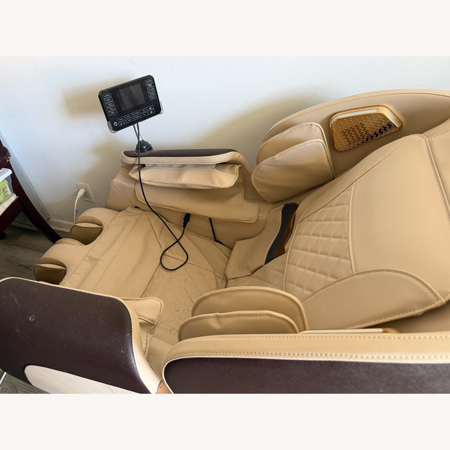 MBBMW Massage Chair - image-2