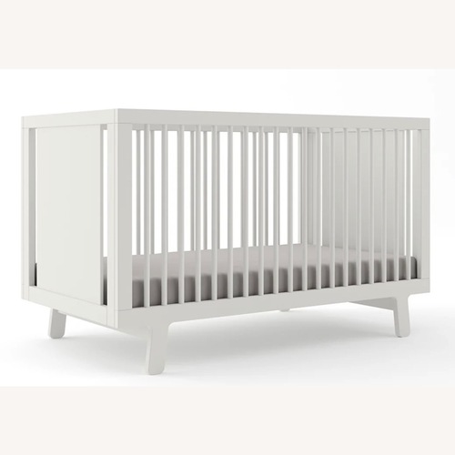 Used Oeuf Sparrow White Wood Crib with Conversion Kit for sale on AptDeco