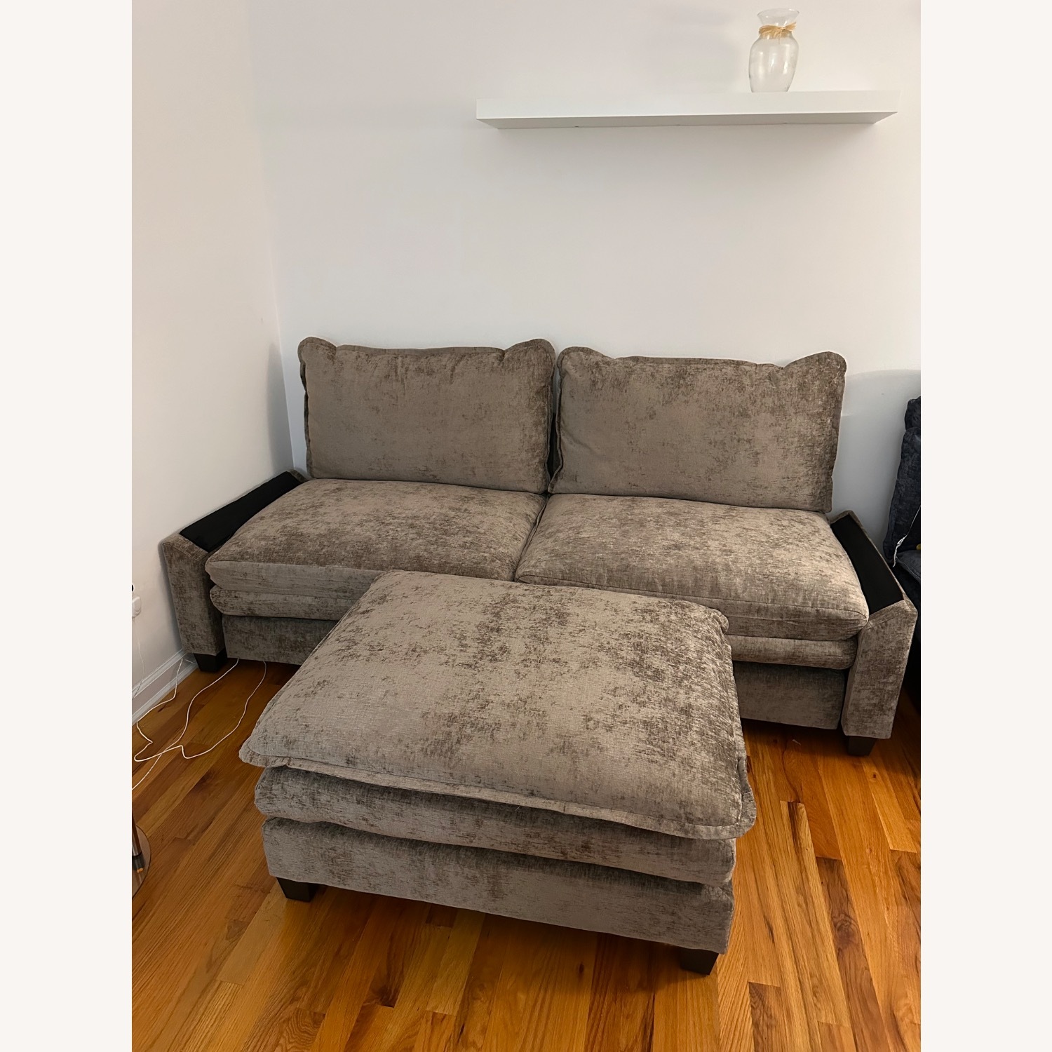 Vingli Fabric 2 Piece Sectional - image-1