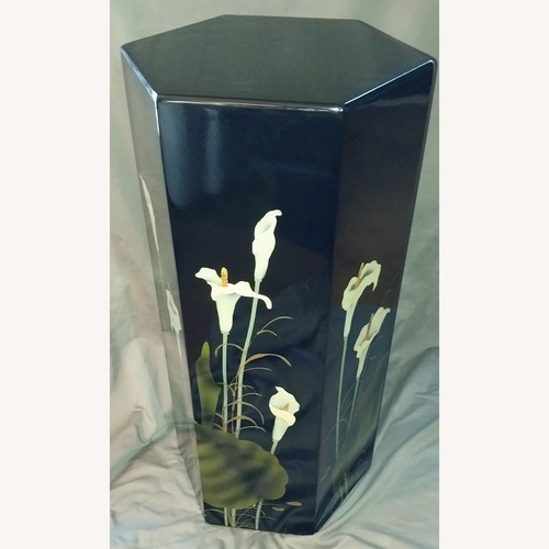 Used Hexagonal Black Lacquer Pedestal Calla Lillies for sale on AptDeco