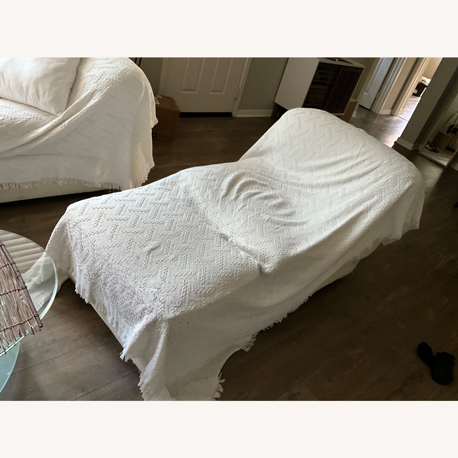 Ethan Allen White 3+ Seater Sofa - image-4