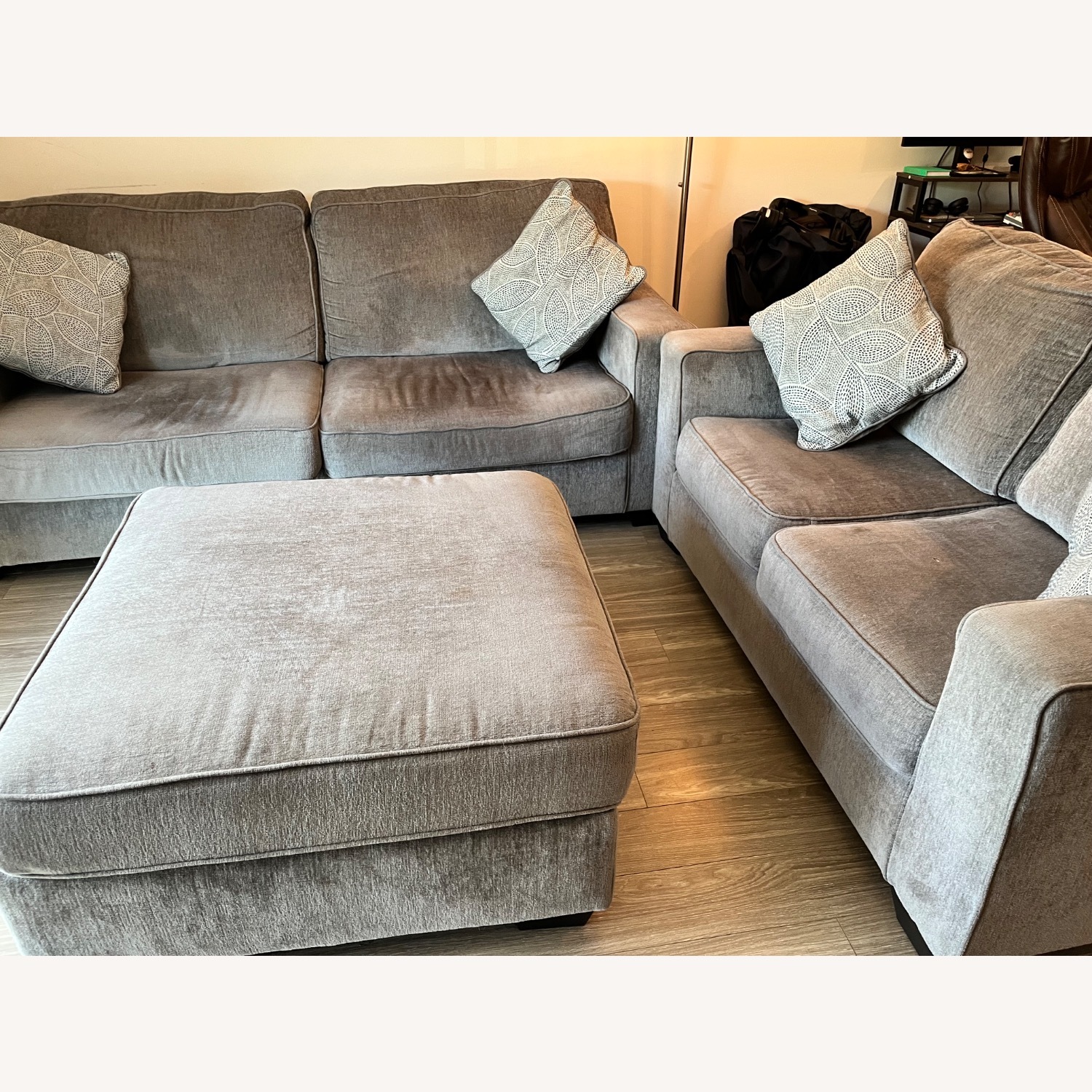 Light Gray Fabric 3+ Seater Sofa - image-3