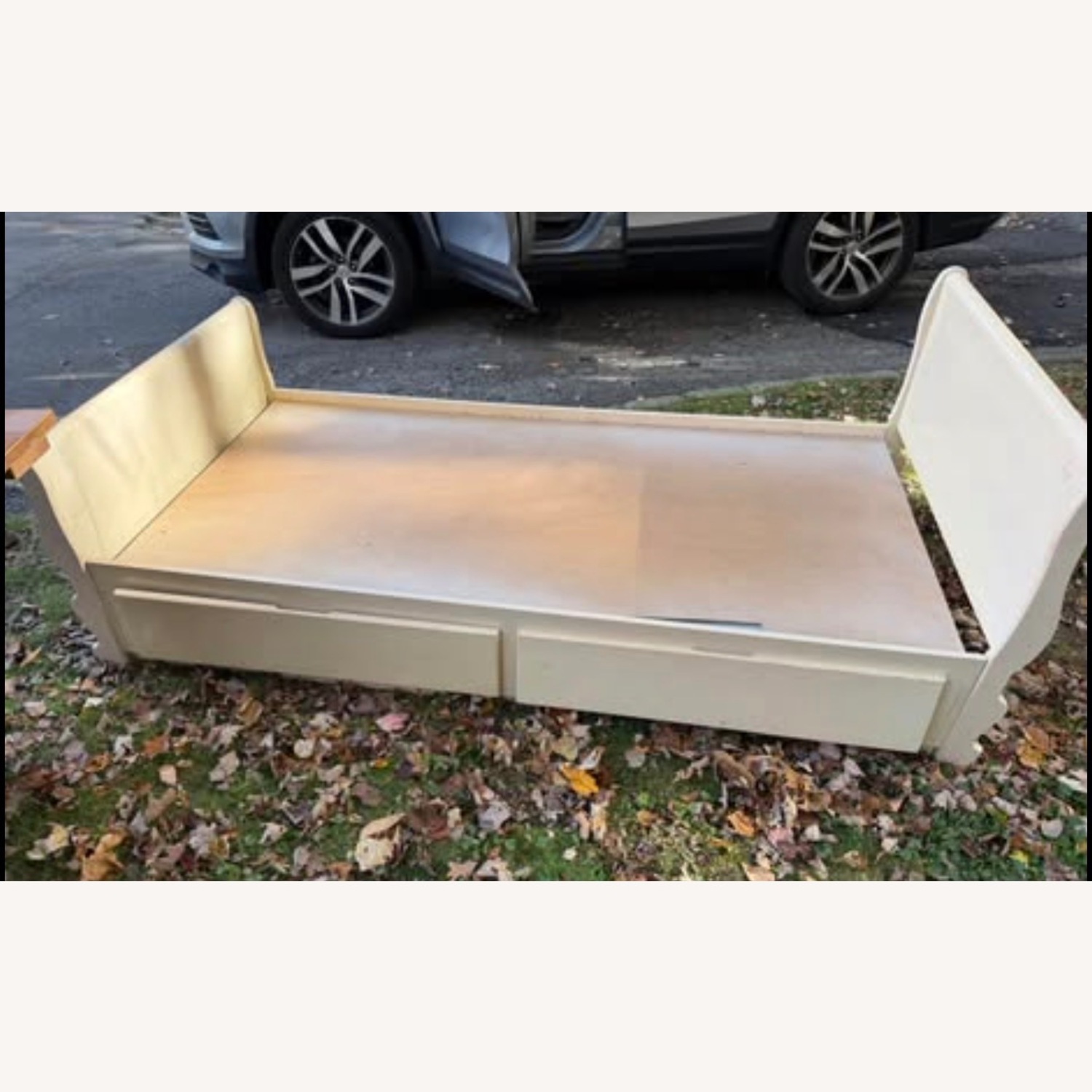Bellini Twin Sleigh Bed - image-1